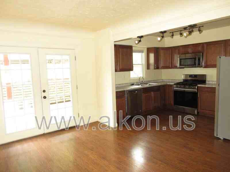 1429 Brookline Blvd - Photo 4 of 17