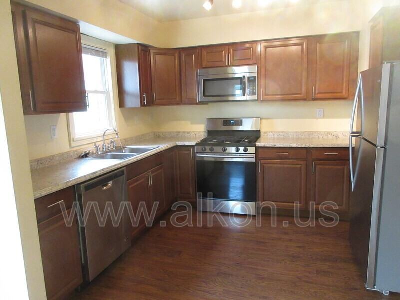 1429 Brookline Blvd - Photo 6 of 17