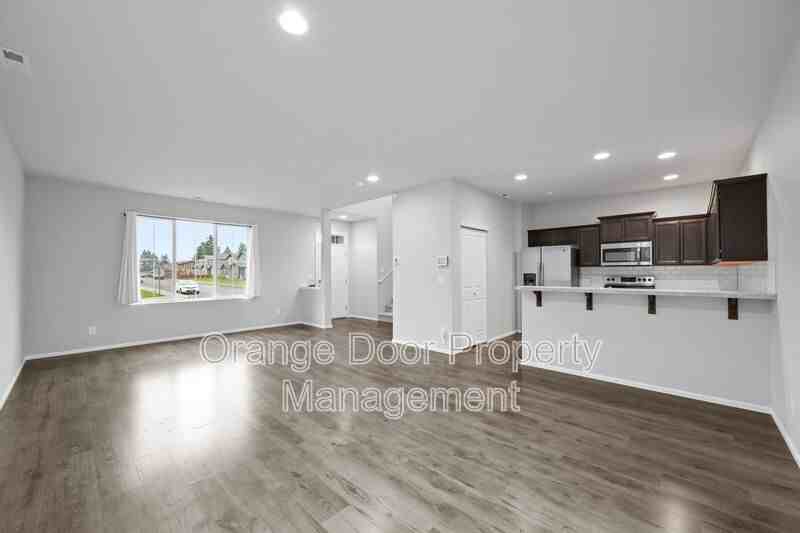 204 Basil Ave - Photo 2 of 27