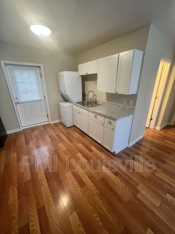 1302 Main St #FMK - Photo 2 of 6