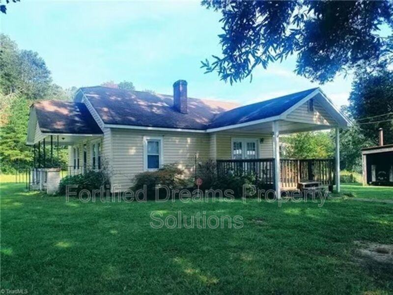 574 Duke Whittaker Rd - Photo 2 of 16