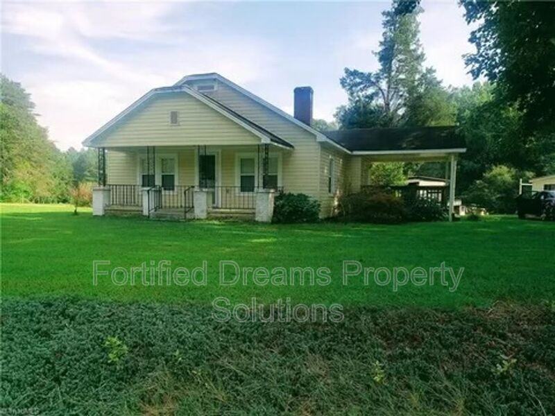 574 Duke Whittaker Rd - Photo 3 of 16