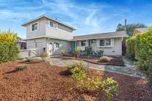 featured image of 1902 Rosswood Dr