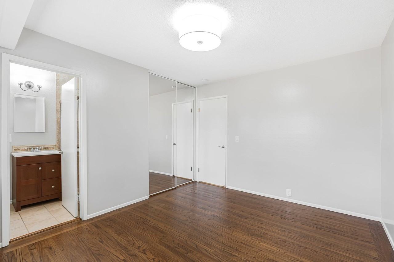 1902 Rosswood Dr - Photo 6 of 31