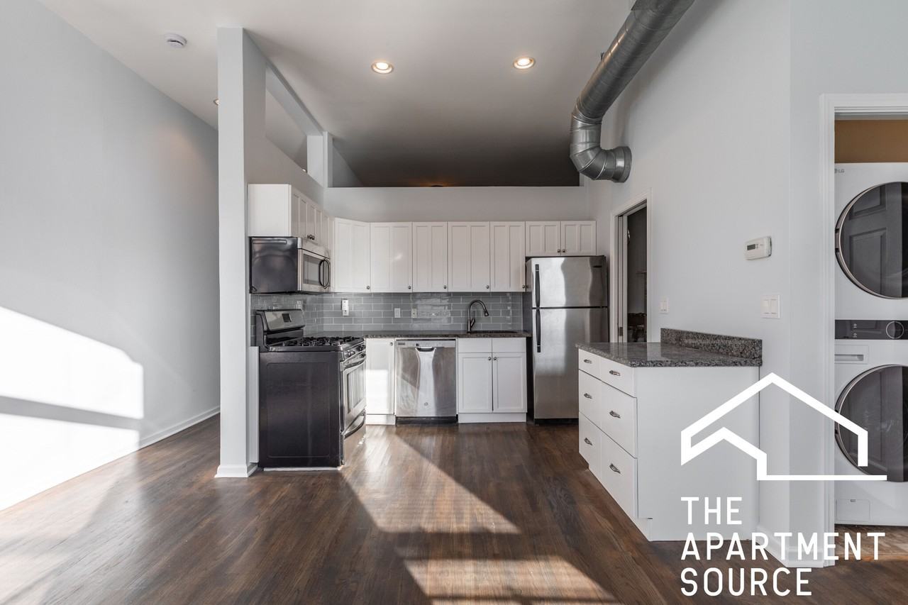 1133 W Madison St #2R - Photo 2 of 18