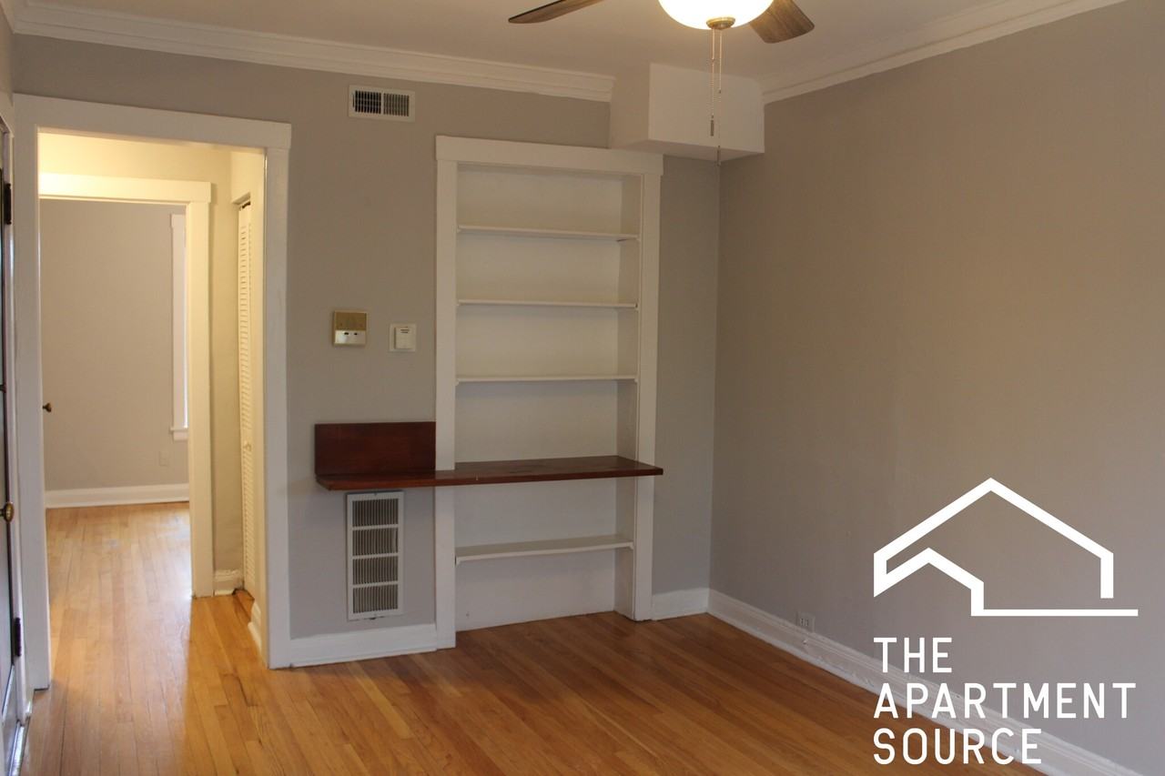 3008 N Racine Ave #2 - Photo 2 of 3