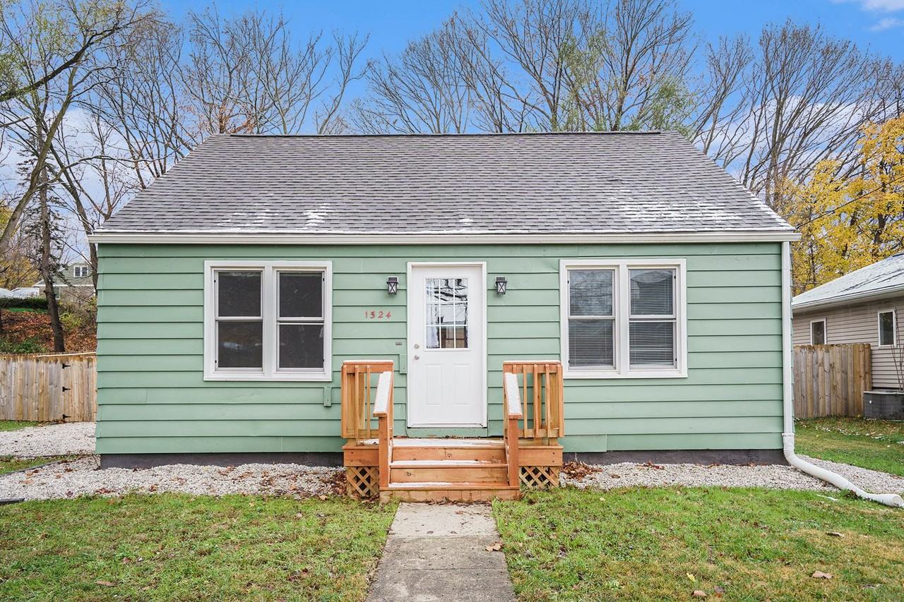 1524 Humphrey St - Photo 2 of 19