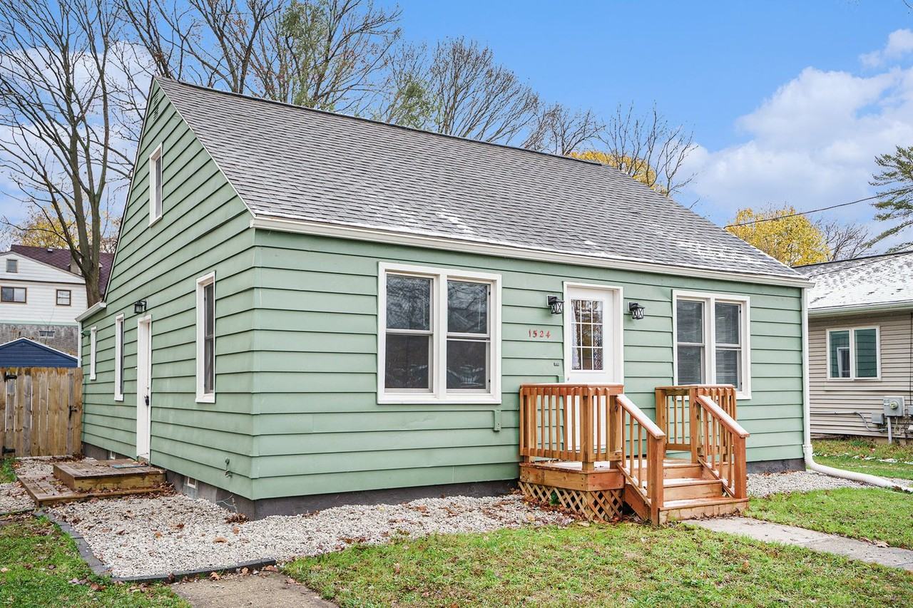 1524 Humphrey St - Photo 3 of 19