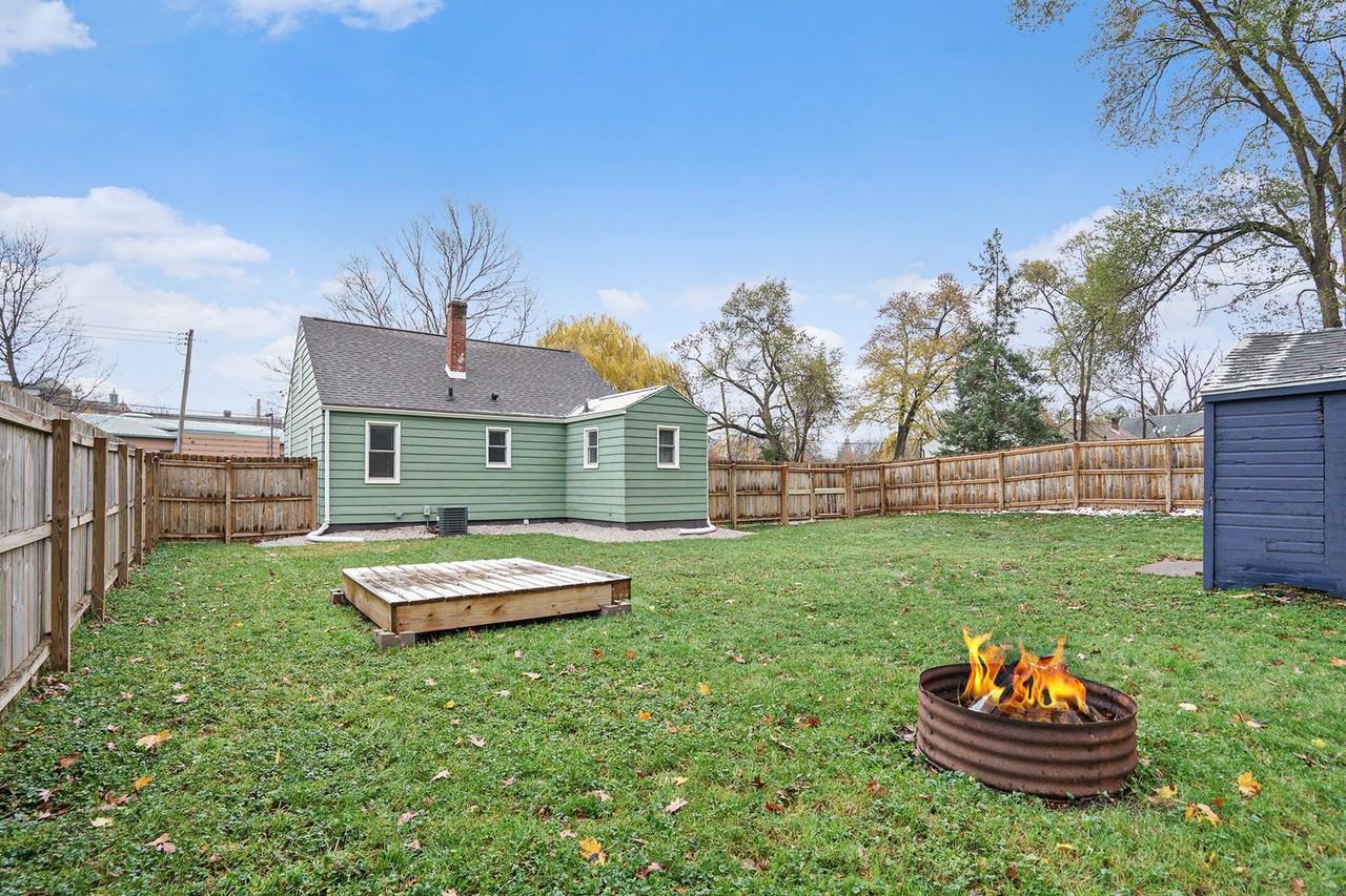 1524 Humphrey St - Photo 5 of 19