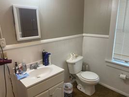 featured image of 1024 N Broadway Ave