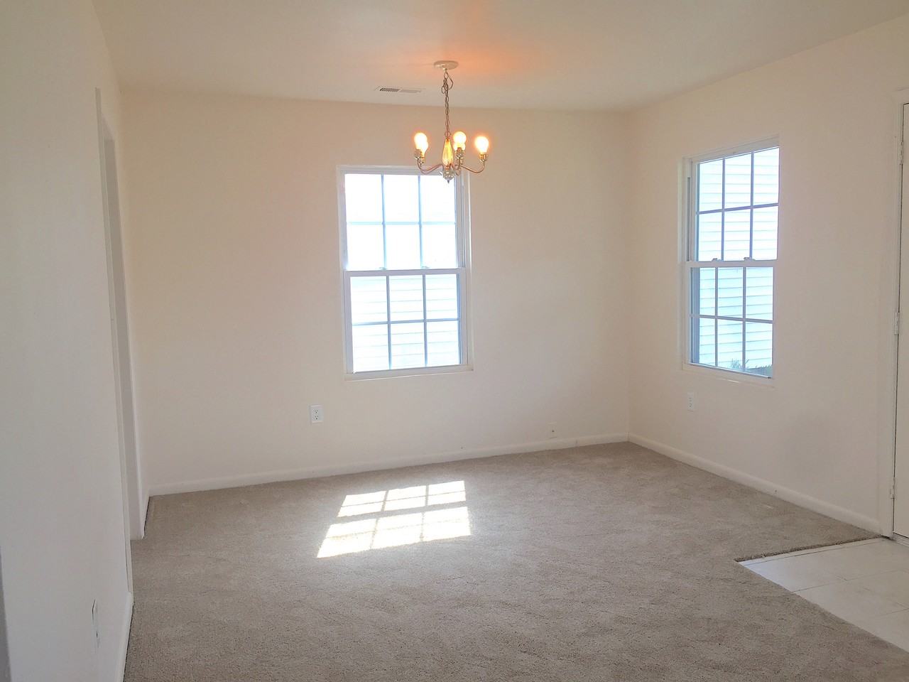 810 E 27th St - Photo 2 of 9