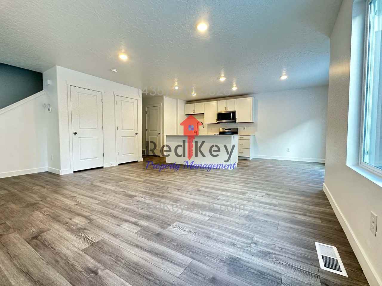 647 W Banner Dr - Photo 2 of 19