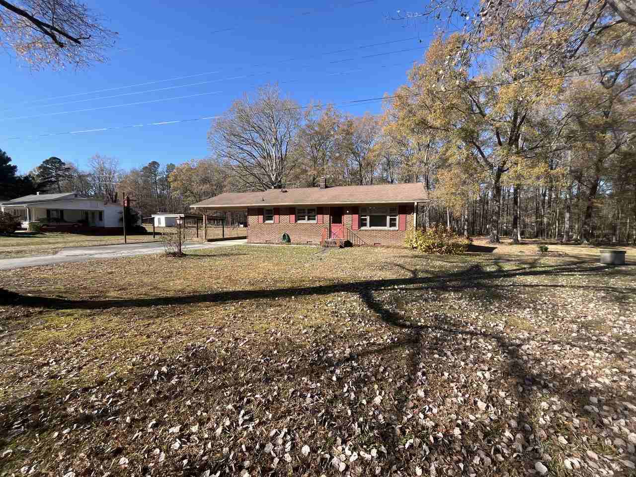 678 Hillsborough Rd - Photo 2 of 18
