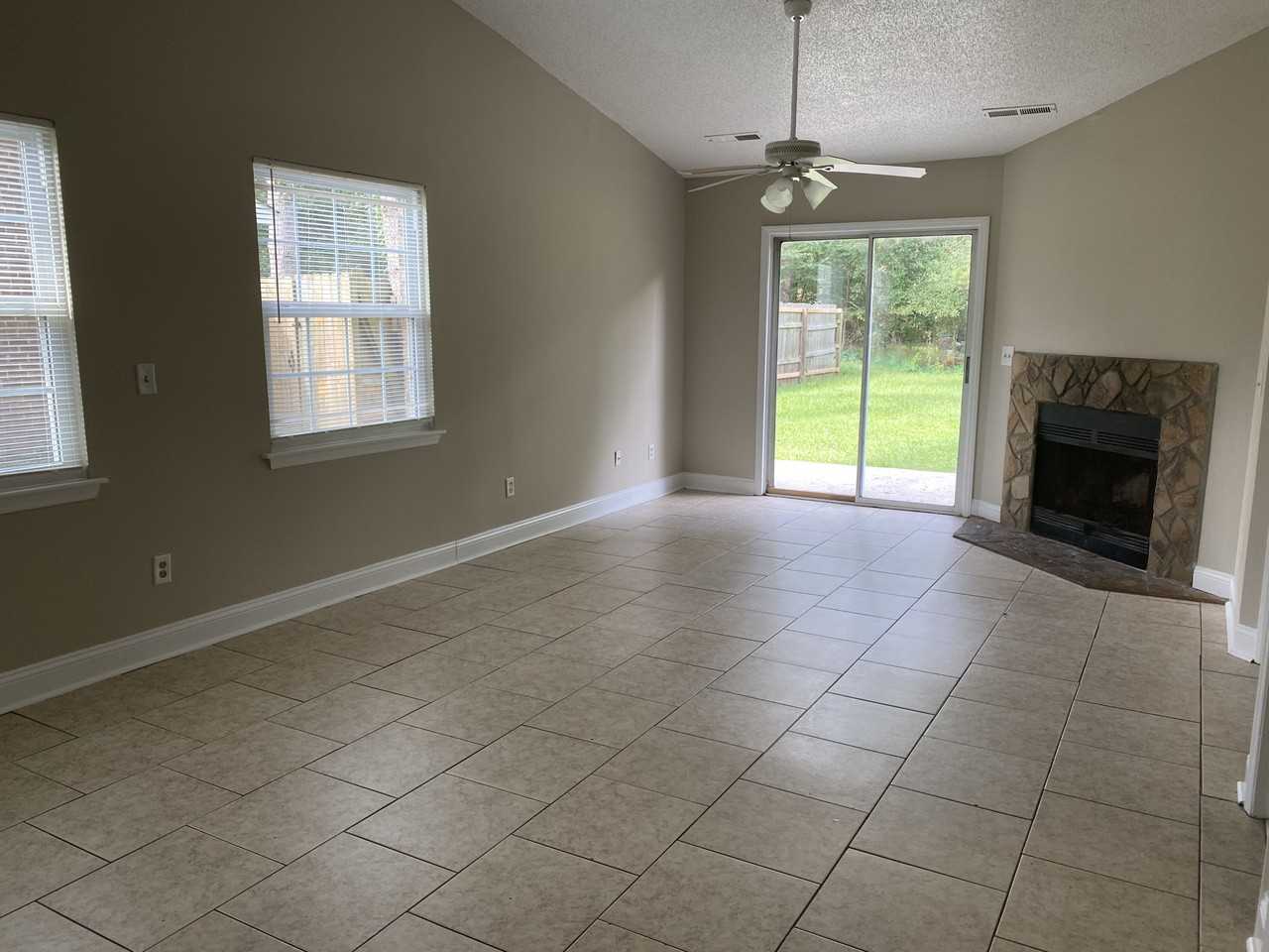 9610 N Cardinal Dr - Photo 3 of 14