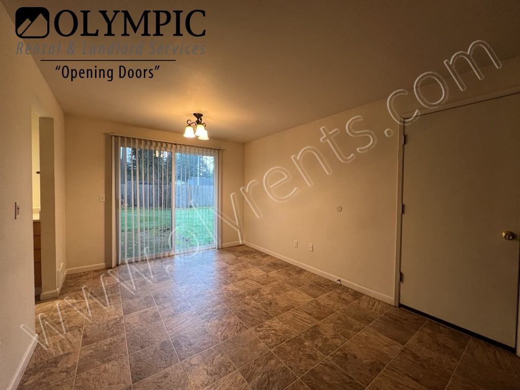 4714 Ridgemont Ct Se - Photo 5 of 19