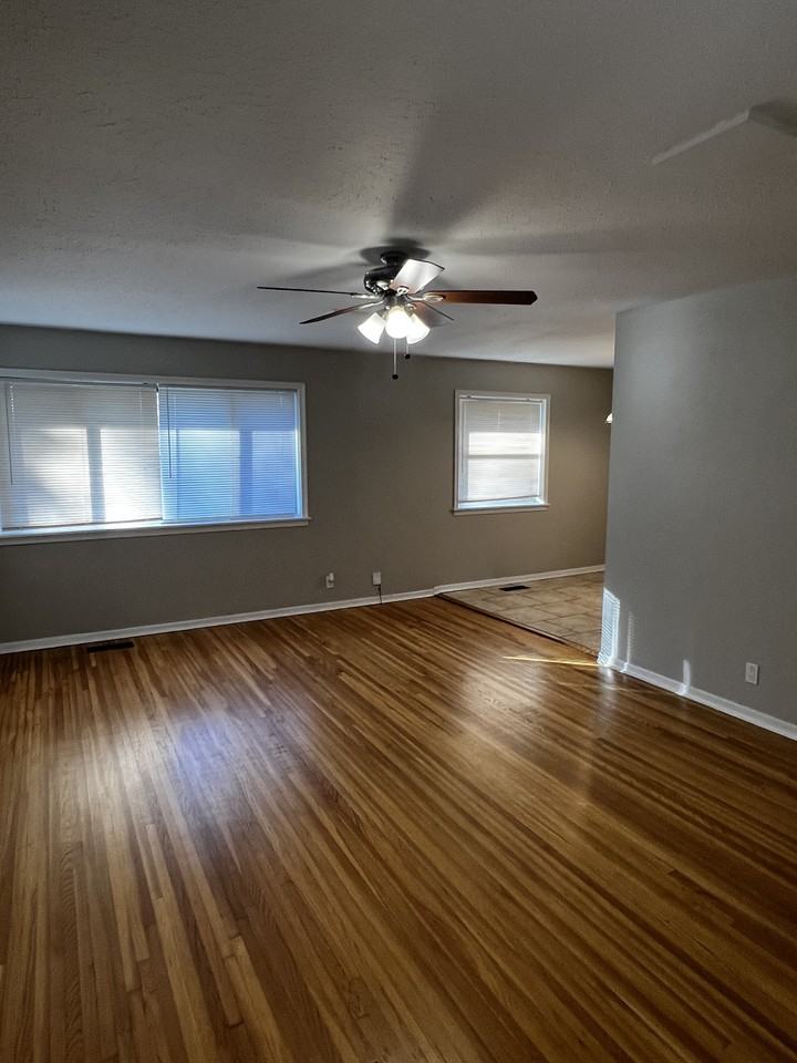 4016 Maple St - Photo 3 of 22