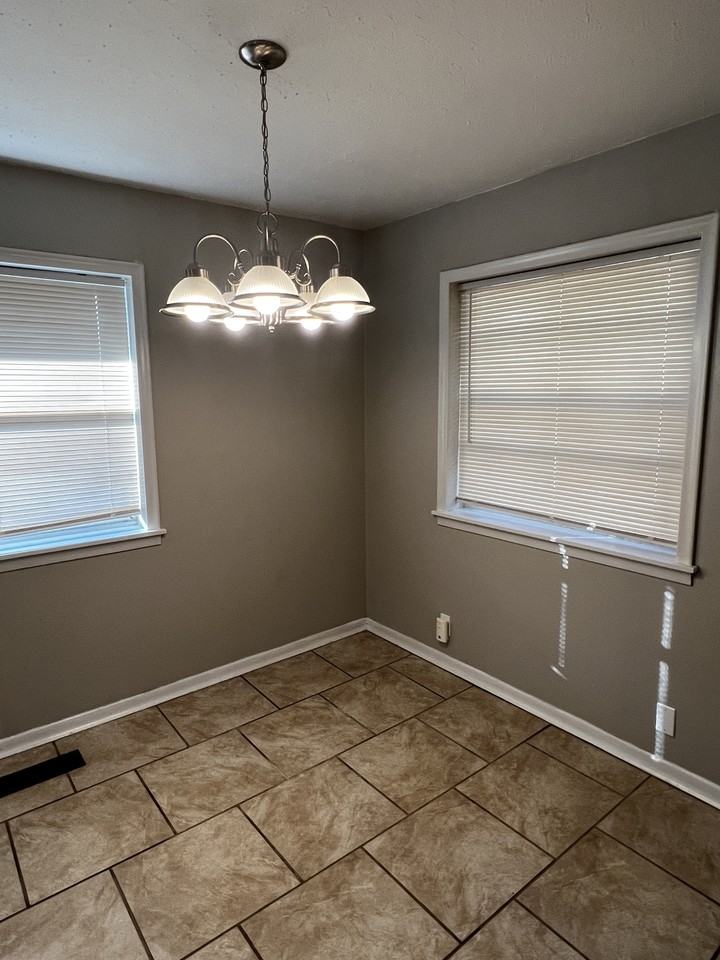 4016 Maple St - Photo 6 of 22