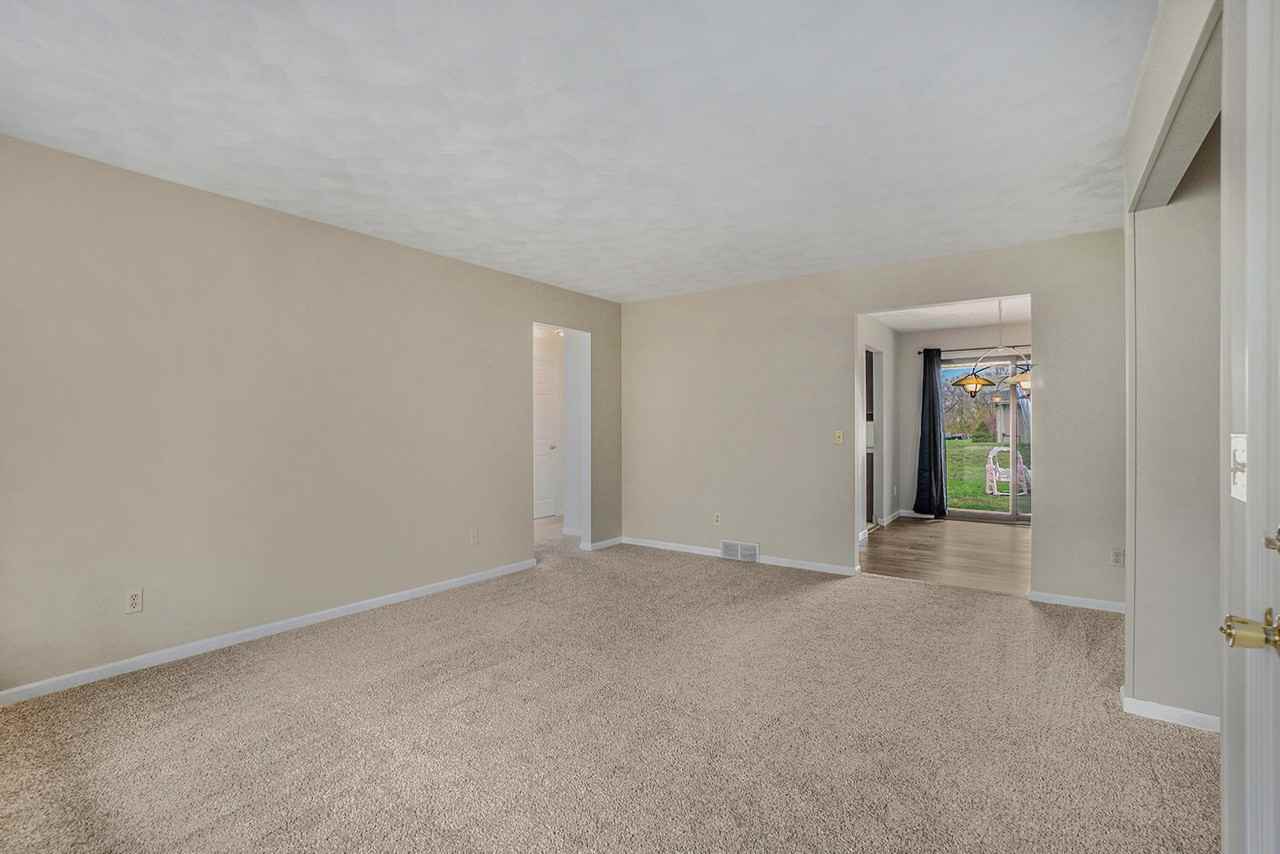 6154 Torrington Rd - Photo 3 of 18