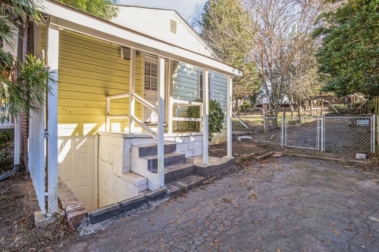 2841 Trent St - Photo 2 of 15