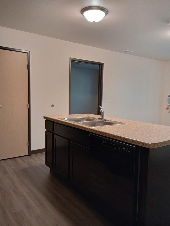 1409 Finley St - Photo 7 of 28