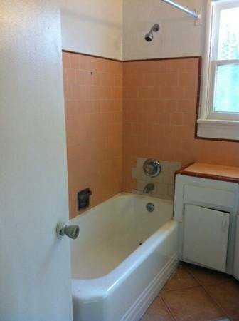 1533 1/2 W 105th St #1533-1-4 - Photo 3 of 7