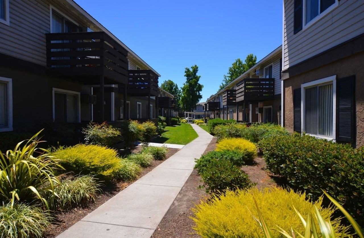 Clayton Crossing Apartments - Photo 3 of 47