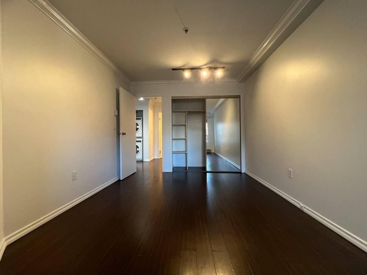 910 8th Ave W #107 - Photo 4 of 17