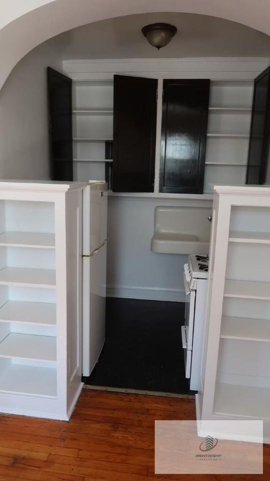 4588 N Elston Ave #204 - Photo 3 of 11