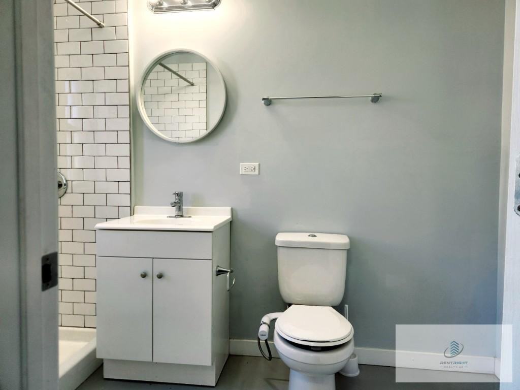 4700 North Racine Avenue #214 - Photo 6 of 7