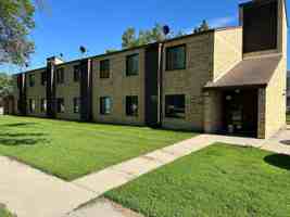 featured image of 17 9th Ave W