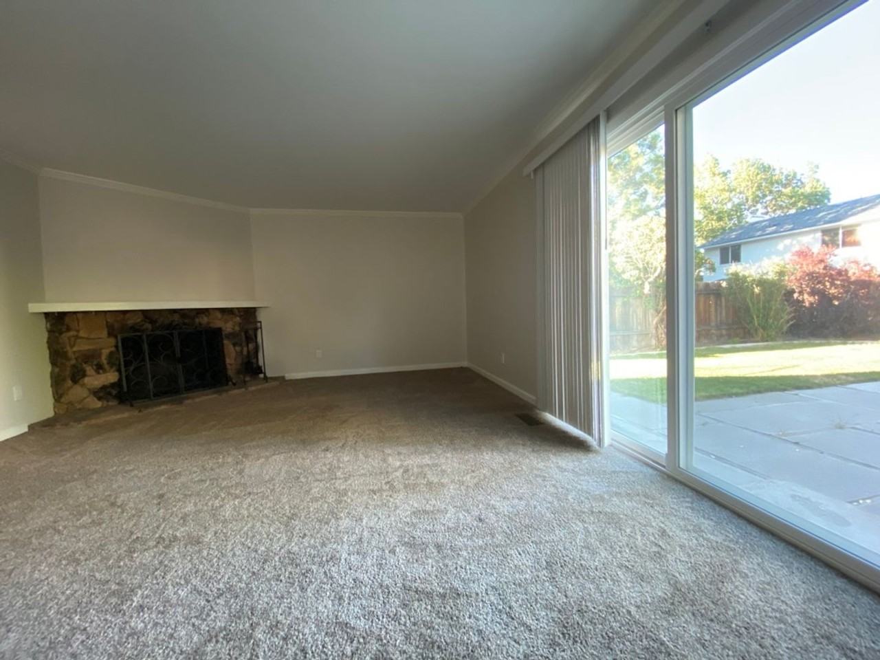 2464 Rosemary Dr - Photo 4 of 13