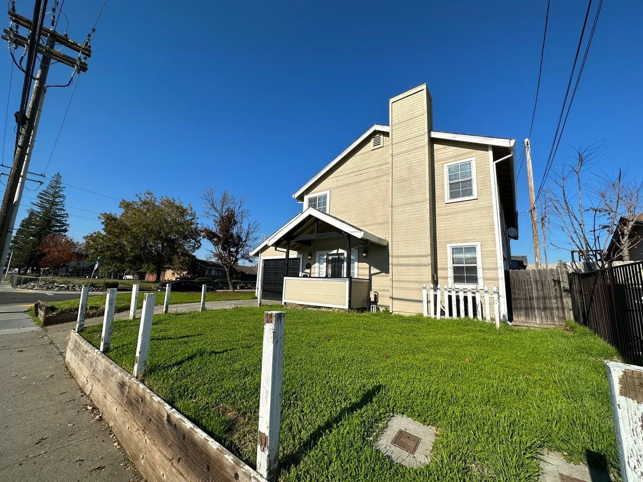 3800 May St - Photo 2 of 25