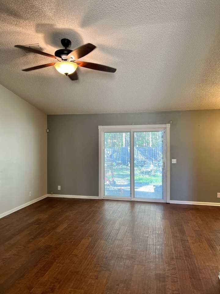 103 Millcreek Dr - Photo 2 of 16