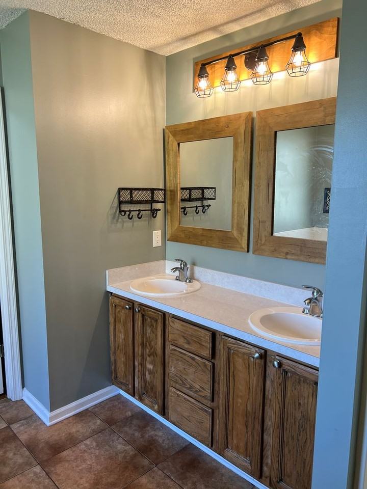 103 Millcreek Dr - Photo 3 of 16