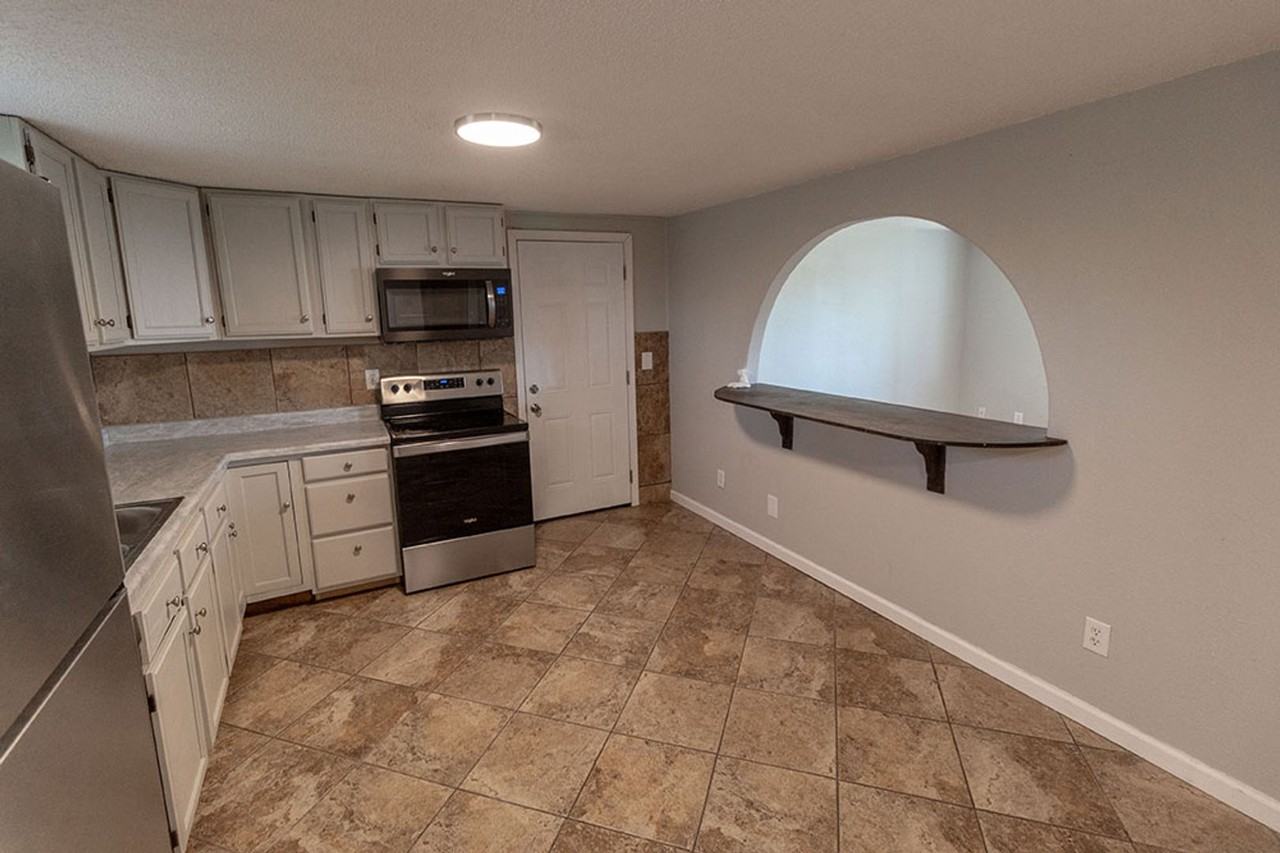 6007 N Vickie Dr - Photo 6 of 25