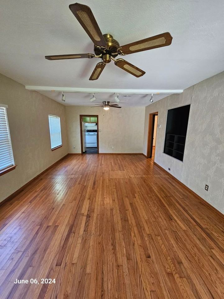 409 College Ave - Photo 2 of 13
