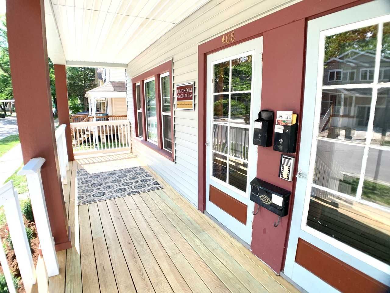 408-406 S. Mills Street - Photo 3 of 15