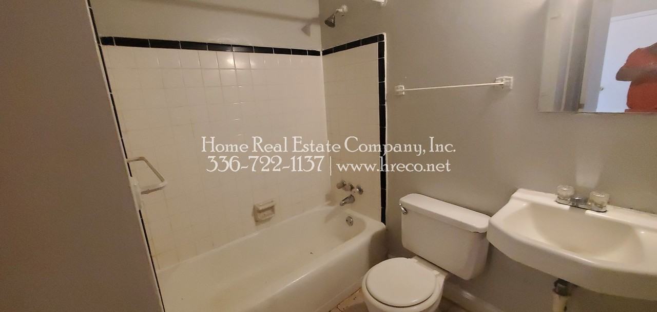 1231 Gholson Ave #A - Photo 3 of 7