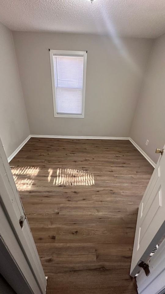 1423 E Lincoln St - Photo 3 of 12