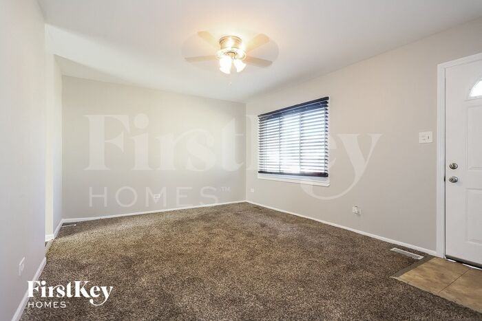 208 E Mulberry Dr - Photo 3 of 15