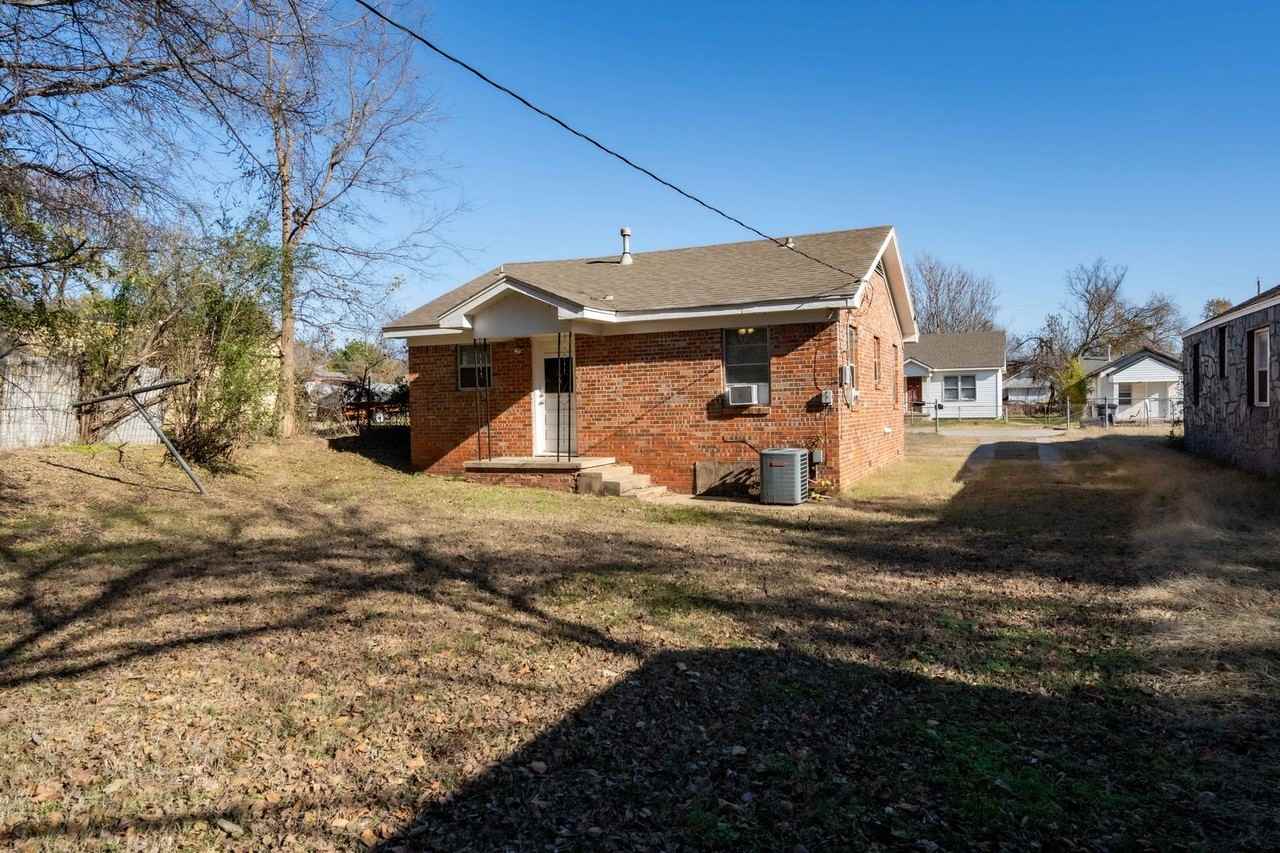 522 S 39th West Ave - Photo 3 of 12