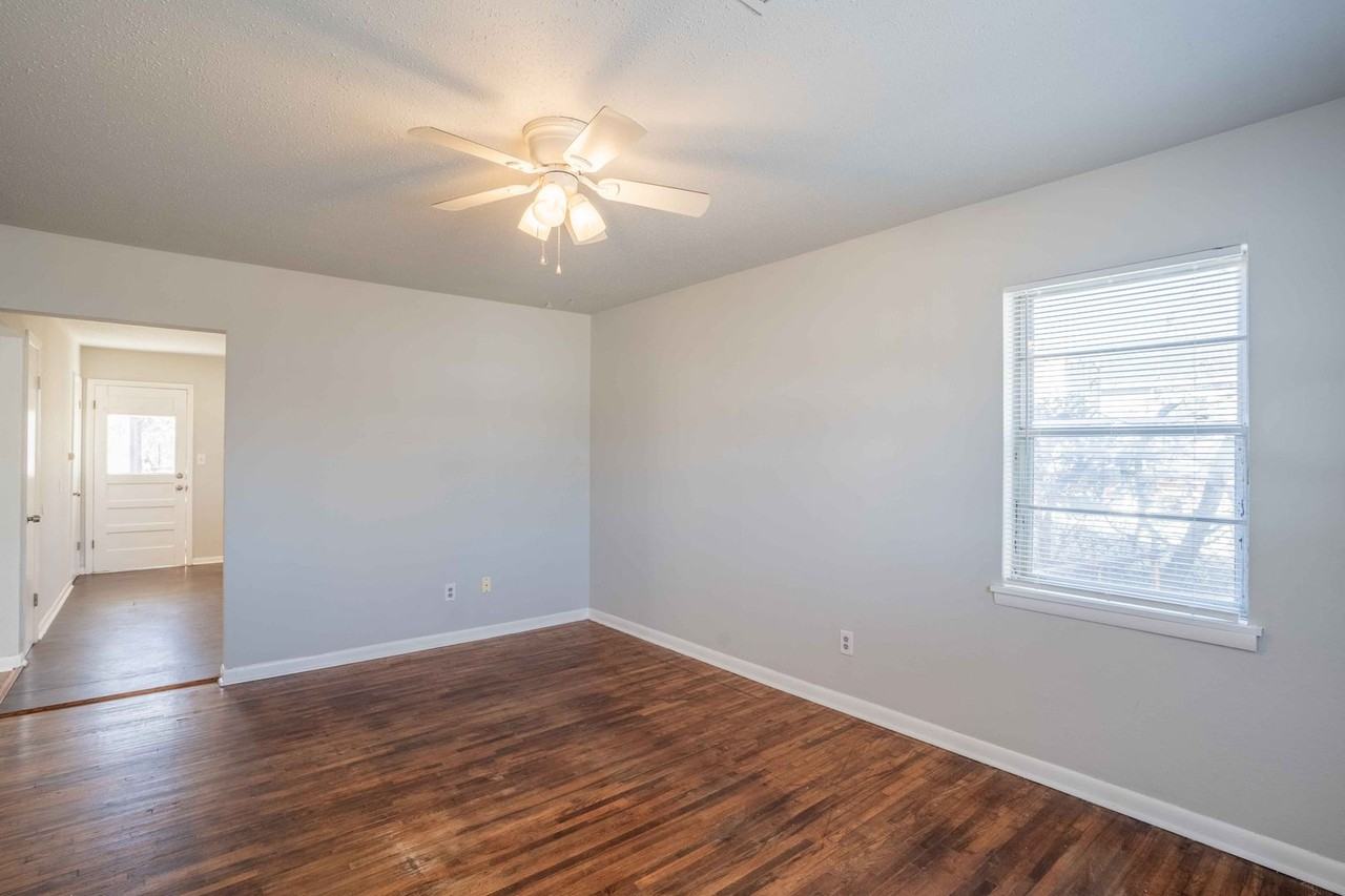 522 S 39th West Ave - Photo 5 of 12