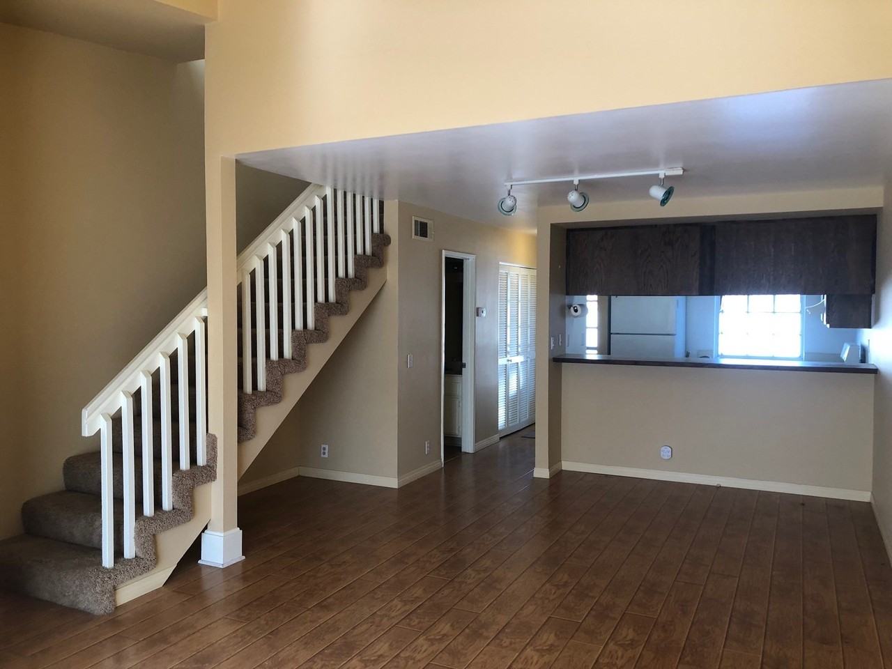 1205 Chelan Ln - Photo 5 of 27