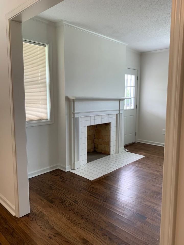 727 23rd Ave E - Photo 3 of 10