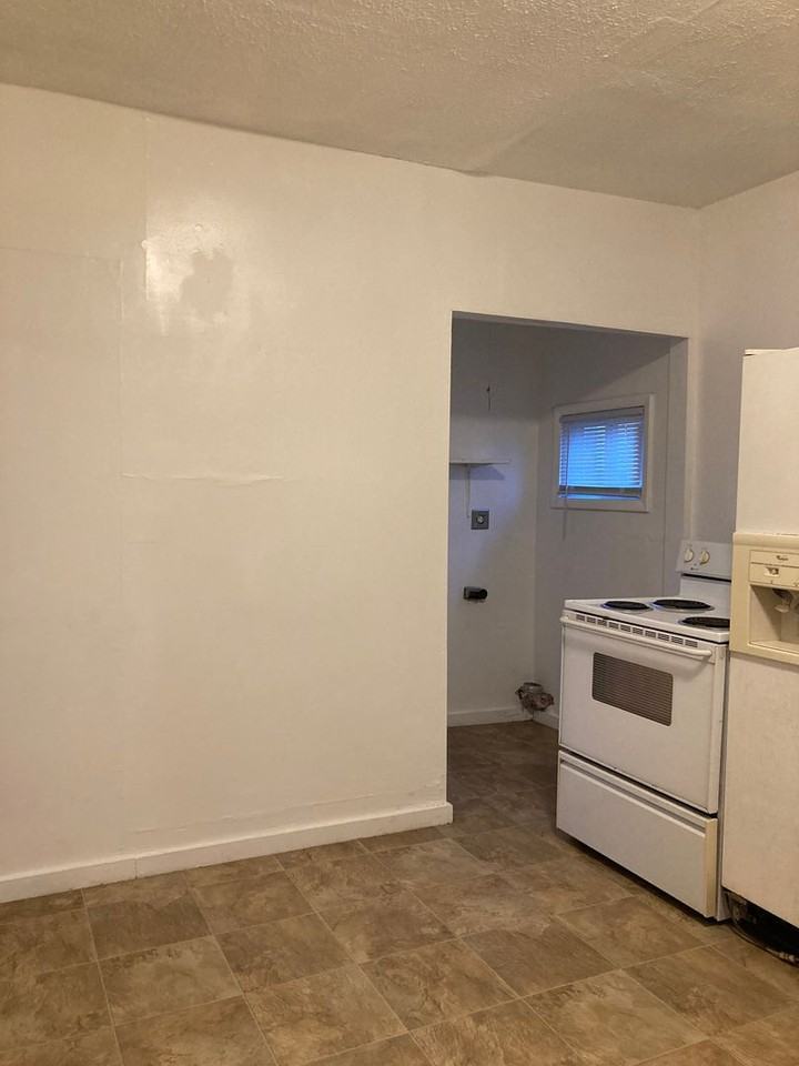 2025 E Memorial Dr - Photo 6 of 9