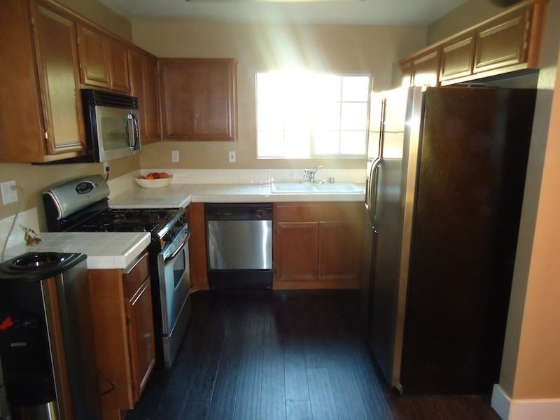 911 N Turner Ave - Photo 5 of 14