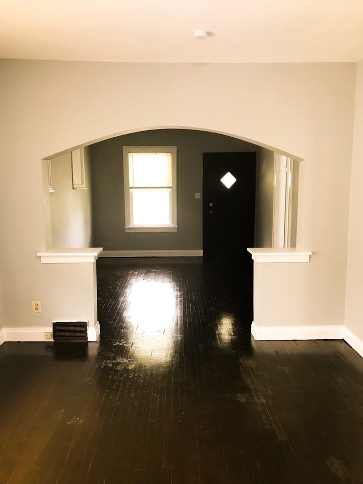 4448 S 38th St - Photo 2 of 7