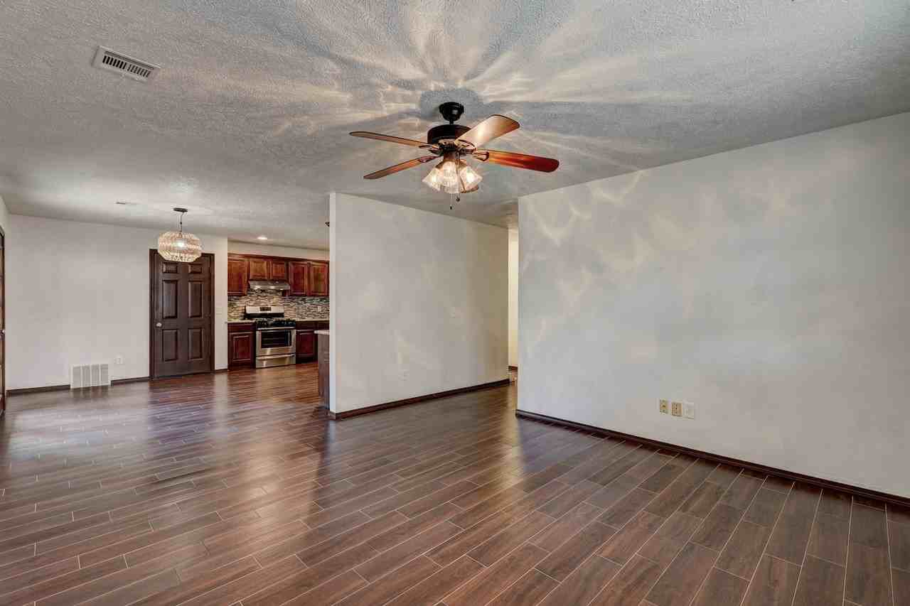 2724 Winston Rd - Photo 2 of 48