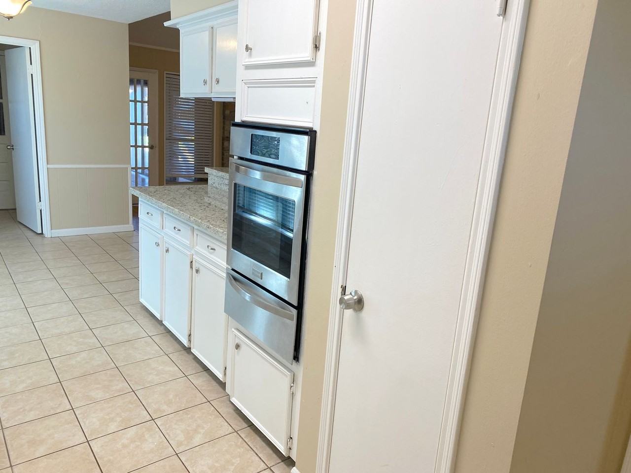 22303 N Fork Dr - Photo 5 of 25