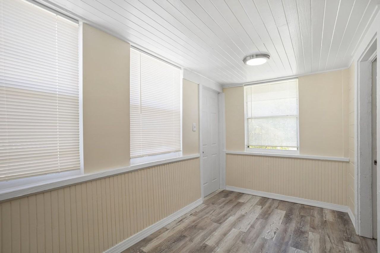 4489 58th Ave N - Photo 5 of 32